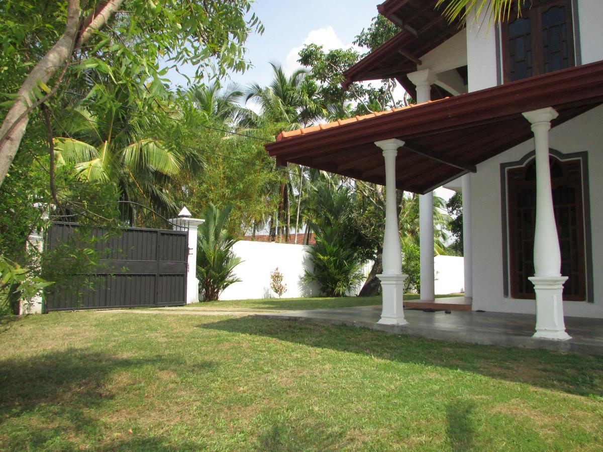 Falcon Villa Індурува Екстер'єр фото